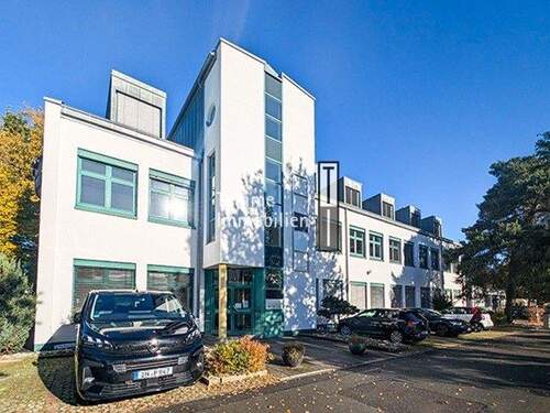 Titelbild - Halle mit Büro 