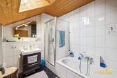 Badezimmer - 3 Zimmer Etagenwohnung zum Kaufen in Bruckberg