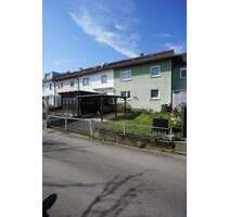 Geräumiges Reihenhaus mit Garten und Carport in beliebter Wohnlage - Reutlingen Römerschanze