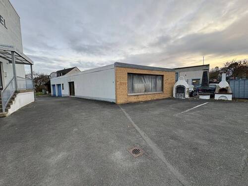Nebengebäude - 1 Zimmer Mehrfamilienhaus, Wohnhaus in Bayreuth