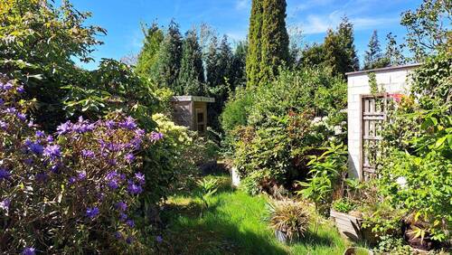 Garten mit Gartenhaus.jpg - 