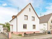 Fassade - 5 Zimmer Einfamilienhaus zum Kaufen in Karlsruhe
