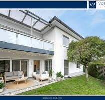 Großzügiger Bungalow mit Einliegerbereich in 1A-Wohn-Fernblicklage, Terrasse, Balkon 2 Garagen - Usingen