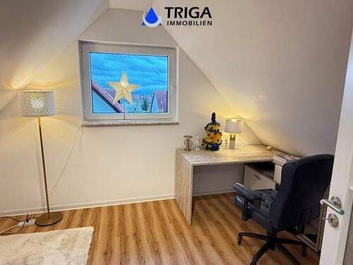 Kinder-/ Arbeitszimmer im DG - 