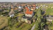 Blick auf Haus und Garten - Mehr Platz für Familie & Ideen - Zweifamilienhaus mit etwa 266 m² & 7.299 m² Grundstück - jetzt besichtigen!