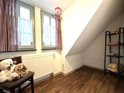 Dachgeschoss-Wohnung - Kinderzimmer (2) - 