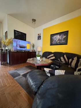 Wohnzimmer - Lichterfelde: Charmante, bezugsfreie 3-Zimmer- Wohnung