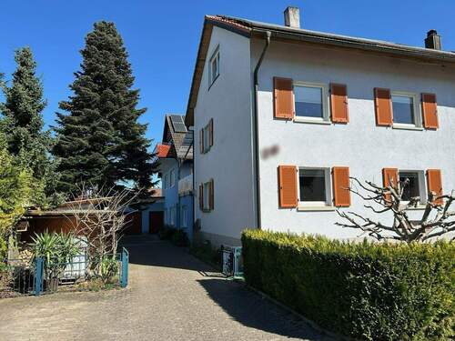 Vorderhaus - Frontansicht - 1 Zimmer Mehrfamilienhaus, Wohnhaus zum Kaufen in Offenburg
