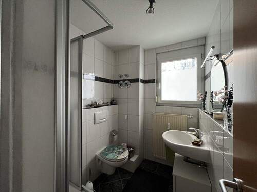 Bad 2 mit Dusche - 