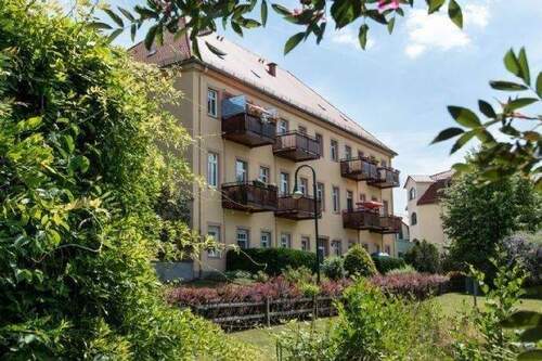 Außenansicht - Gepflegte und barrierearme 2-Raum-Wohnung mit Balkon