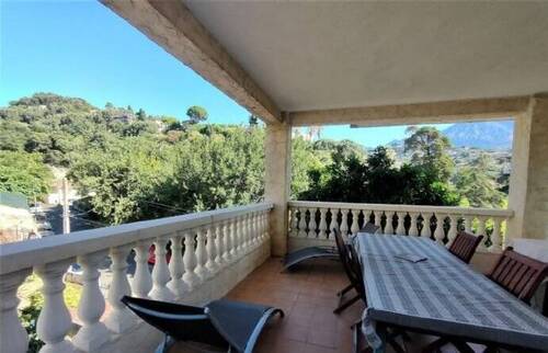 Bild 1 - Schönes Haus mit 3 Wohnungen in Strandnähe