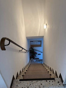 Treppenaufgang - 5 Zimmer Etagenwohnung in Syke
