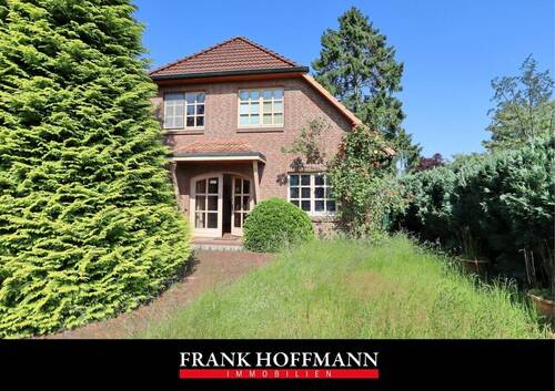 V10049 Titelbild - Großzügiges Einfamilienhaus in Top Lage von Henstedt-Rhen