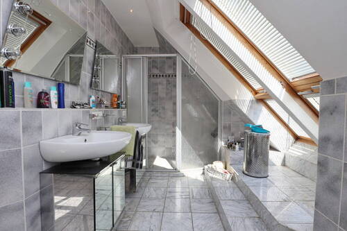 En-suite Vollbad DG (2) - 