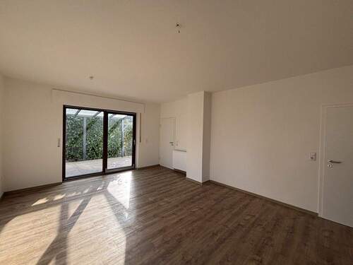 ...mit direktem Zugang zur Terrasse - Etagenwohnung mit 125,00 m&sup2; in Weyhe zur Miete