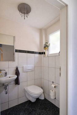 Gäste-WC - Einfamilienhaus mit 210,00 m&sup2; in Schwabach zum Kaufen