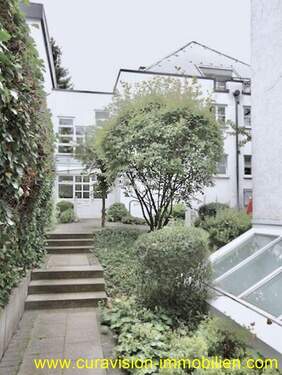 03-Weg zum Haus.jpg - Terrassenwohnung in Wiesbaden zum Kaufen