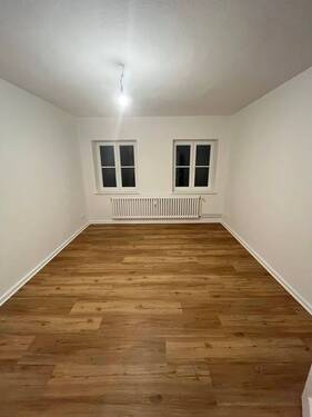 Zimmer 2 - 3 Zimmer Etagenwohnung zur Miete in Kiel