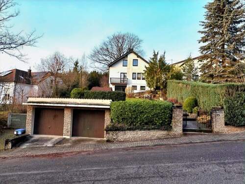 Vorderansicht - Willkommen Zuhause! Freistehendes Einfamilienhaus mit kleiner Einliegerwohnung in Bübingen