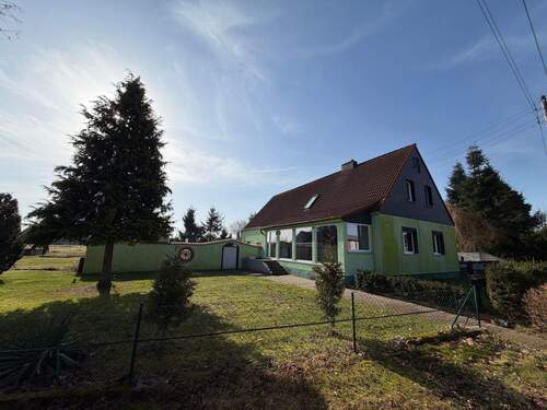 Straßenansicht - Einfamilienhaus in Isterbies hochwertig Teilsaniert mit großem Grundstück