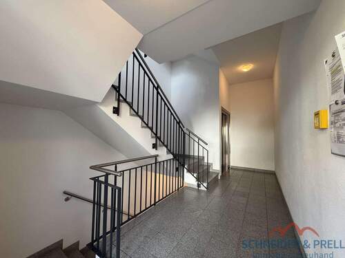 Treppenhaus - 3 Zimmer Etagenwohnung zur Miete in Wolfratshausen