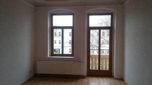 03 Wohnzimmer.jpg - 3 Zimmer Etagenwohnung in Riesa