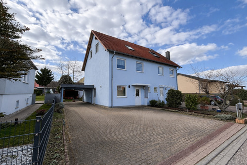 Hausansicht - Geräumiger Rückzugsort in Goseck: Ruhe, Privatsphäre und beste Anbindung im Saale-Unstrut-Gebiet!