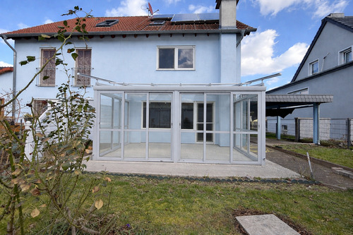 Blick Wintergarten - 5 Zimmer Doppelhaushälfte in Goseck