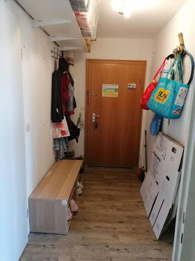 Flur - 3 Zimmer Etagenwohnung zum Kaufen in Stuttgart