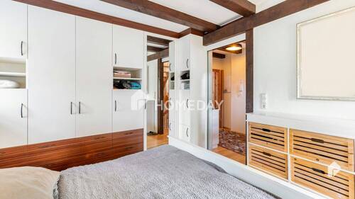 1. OG Schlafzimmer 2 - 