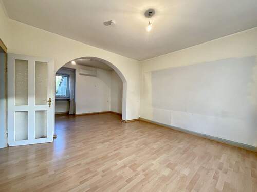 Wohn - Esszimmer - Einfamilienhaus mit 122,00 m² in Wiesbaden zum Kaufen