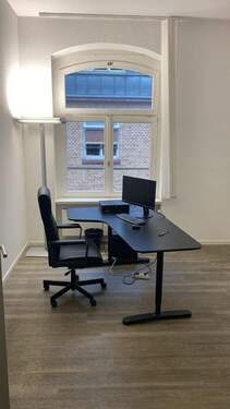 Büroraum - Büro mit 30,00 m&sup2; in Frankfurt am Main zur Miete