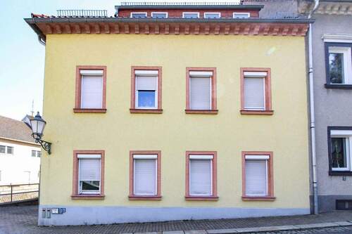 Seitenansicht - 8 Zimmer Einfamilienhaus in Hainichen