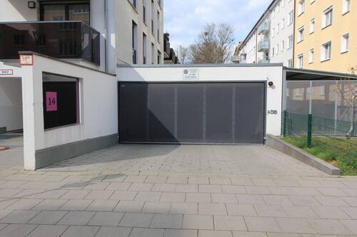 Ein- und Ausfahrt Tiefgarage - Garage, Stellplatz zum Kaufen in München