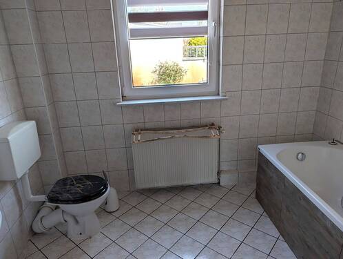 Bad mit Wanne oben - 