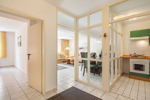 Blick vom Flur in den Wohn-/ Essbereich - Etagenwohnung mit 66,70 m&sup2; in Boltenhagen zum Kaufen