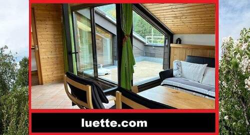 Wohnbereich mit Zugang zur Dachterrasse - Ferienidyll, 2-Zi-ETW Falkau, 6km b. Schluchsee Feldberg, ruhig, charmant, sonnig, lichtdurchflutet, alle Bodenbelä...