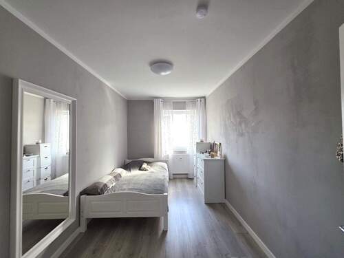 Gäste-/ Arbeitszimmer - 