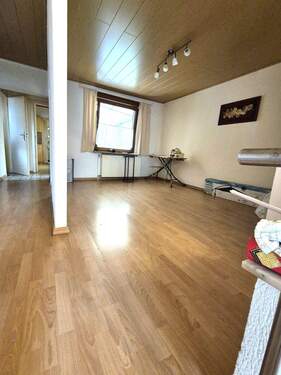 Schlafzimmer - 4 Zimmer Mehrfamilienhaus, Wohnhaus in Saarbrücken