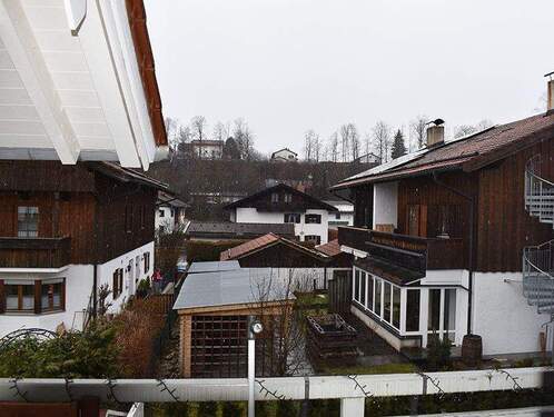 Ausblick - 3 Zimmer Etagenwohnung in Miesbach