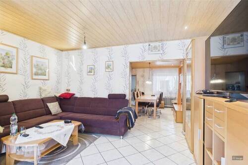 Wohnzimmer - 5 Zimmer Mehrfamilienhaus, Wohnhaus in Hückelhoven