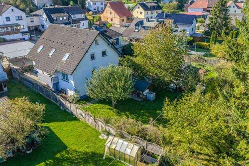 Ansicht mit Garten - 