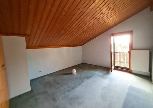 Schlafzimmer DG mit Balkon nach Westen - 