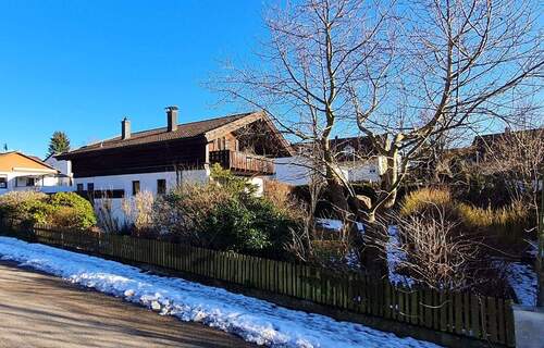 Haus mit Garten von Nordwesten - 6 Zimmer Einfamilienhaus zum Kaufen in Memmingen