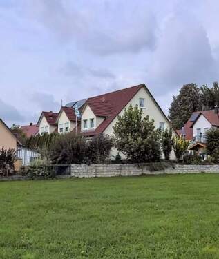 Ansicht.jpg - Hochwertiges Reihenendhaus in ruhiger Siedlungslage