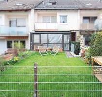 Sofort wohlfühlen: 5-Zi.-RMH in Hildrizhausen mit Garage und Stellplatz