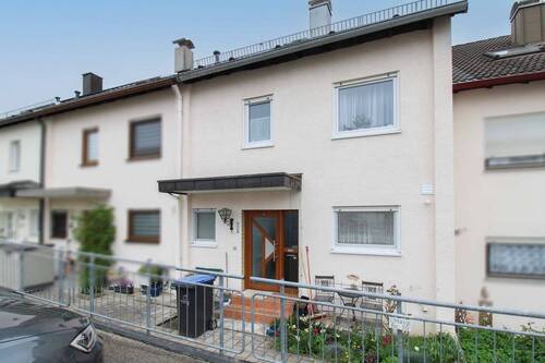 Hausansicht - 5 Zimmer Einfamilienhaus zum Kaufen in Hildrizhausen