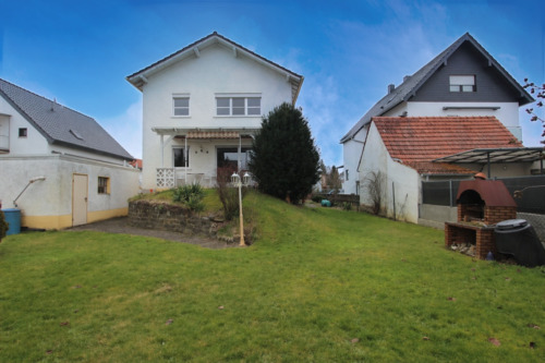 Garten - 8 Zimmer Mehrfamilienhaus, Wohnhaus zum Kaufen in Erzhausen