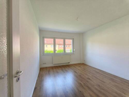 Wohnzimmer - SINGLEWOHNUNG im ERDGESCHOSS - 293,00&nbsp;EUR Kaltmiete, ca.&nbsp; 50,40&nbsp;m&sup2;&nbsp;Wohnfl&auml;che