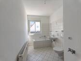 Tageslichtbad mit Wanne - 